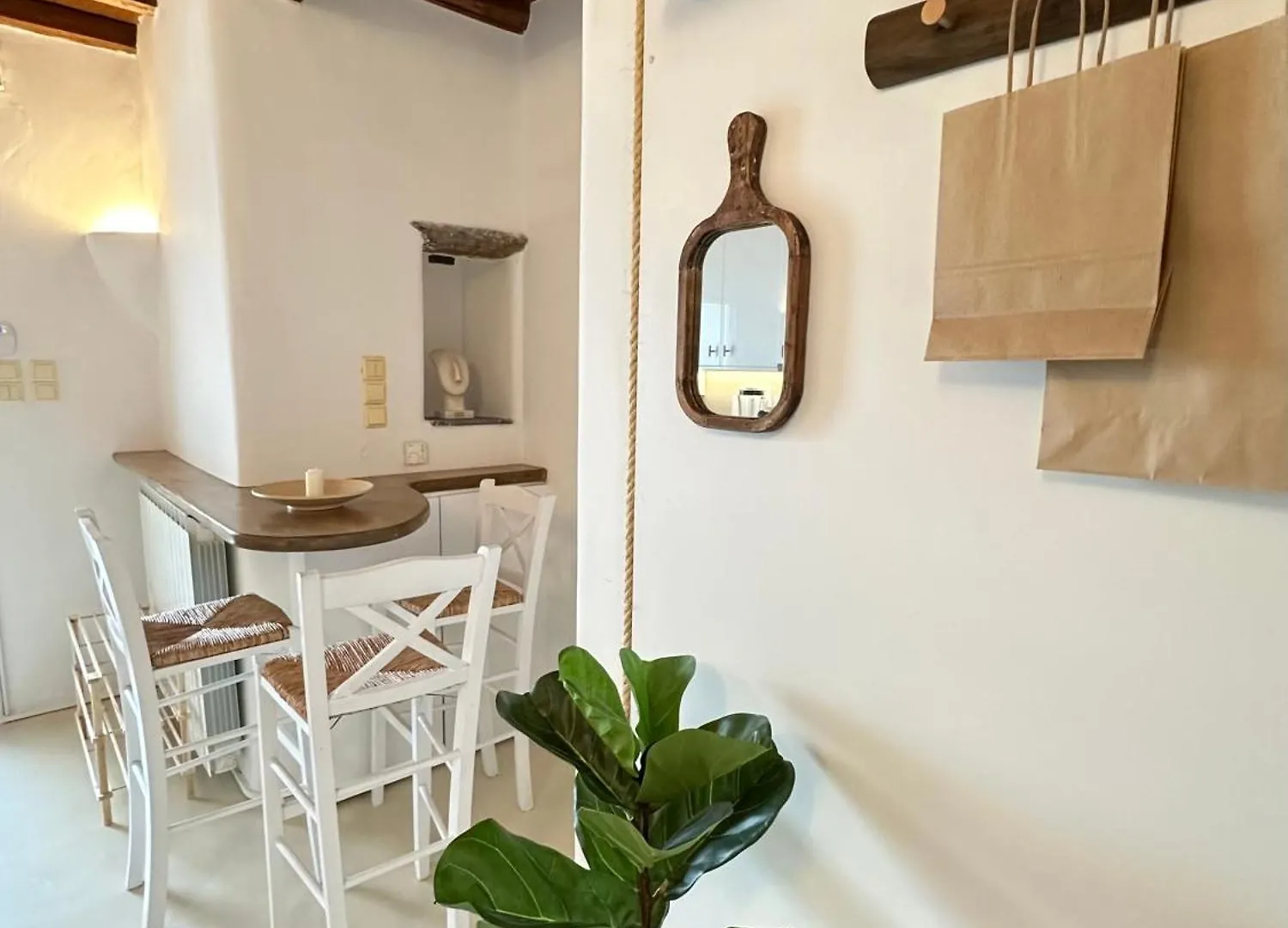 Myconian Unique Villa In Marathi , 130 - 4People ,Shisha Place ,Secured Free Parking, Party Place - Terrace For Dinner & Sunset - Elenas Hospitality - 0*, Mykonos Town יוון