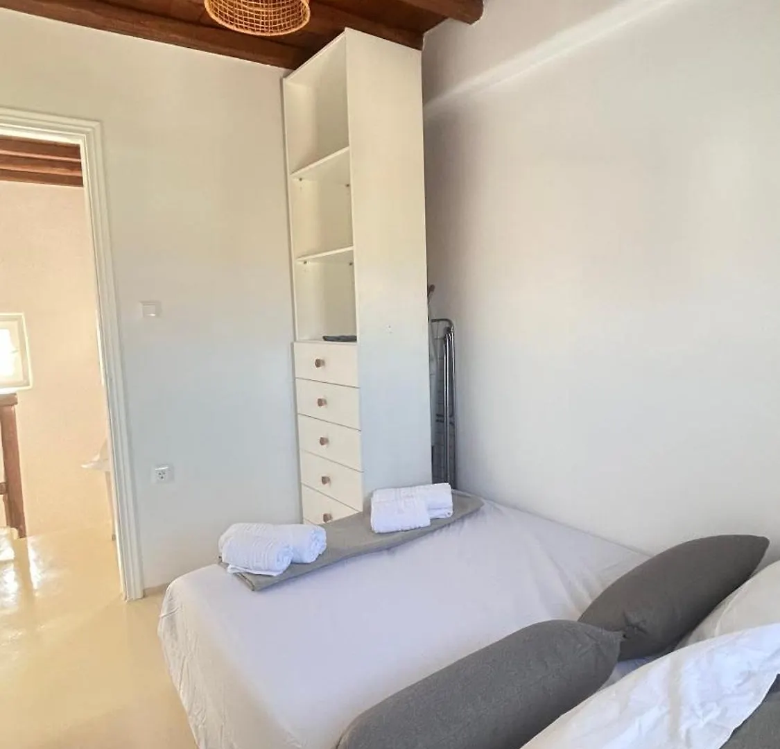 Myconian Unique Villa In Marathi , 130 - 4People ,Shisha Place ,Secured Free Parking, Party Place - Terrace For Dinner & Sunset - Elenas Hospitality -